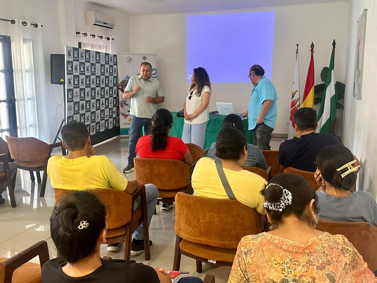 UNALAB DESARROLLA ACTIVIDADES DE VERIFICACIÓN Y SEGUIMIENTO TÉCNICO Y METODOLÓGICO EN LAS ÁREAS DE MICROBIOLOGÍA CLÍNICA ANIMAL Y MICROBIOLOGÍA DE ALIMENTOS