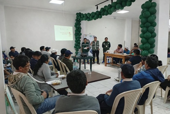 SENASAG Chuquisaca realiza taller de capacitación en prevención e intensificación de sistemas de bioseguridad en establecimientos avícolas
